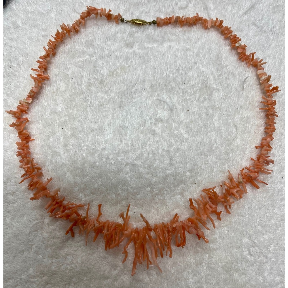 Vintage Natural Salmon Pink Branch Coral Fringe Necklace Gold Tone Clasp Boho - Picture 5 of 7